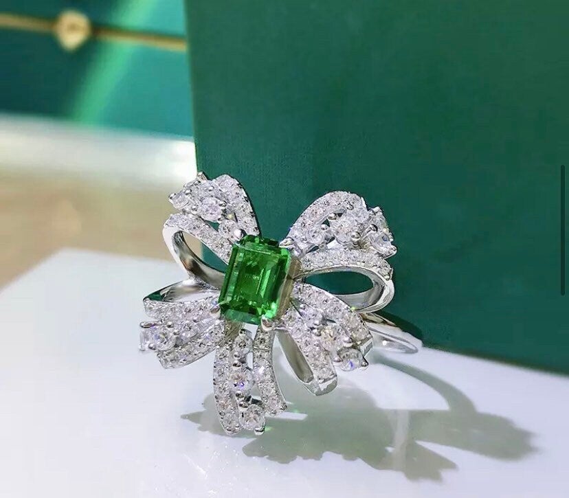 Emerald statement rings online